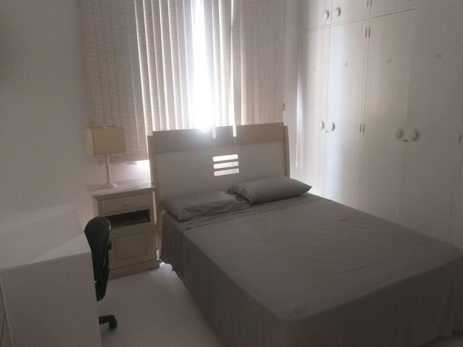 Encatador Em Copacabana, 800m Da Appartamento *