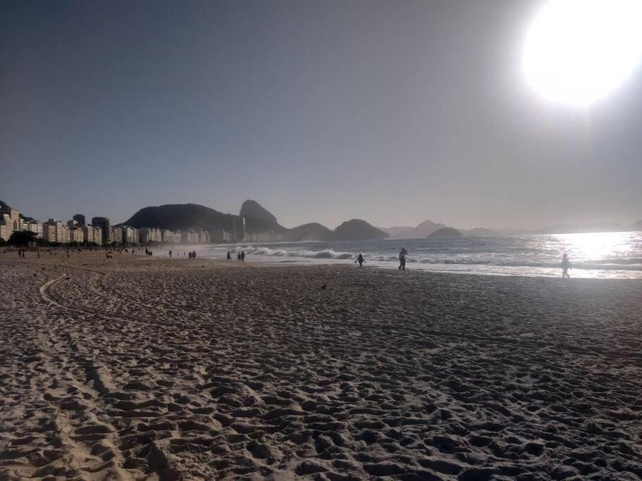 Encatador Em Copacabana, 800m Da Appartamento *